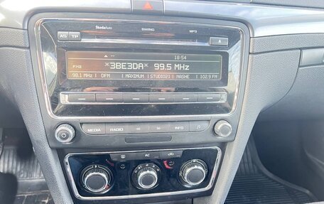 Skoda Superb III рестайлинг, 2012 год, 850 000 рублей, 10 фотография