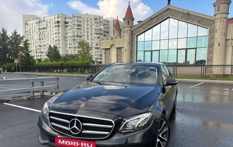 Mercedes-Benz E-Класс, 2019 год, 2 750 000 рублей, 4 фотография