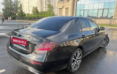 Mercedes-Benz E-Класс, 2019 год, 2 750 000 рублей, 8 фотография