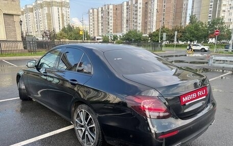 Mercedes-Benz E-Класс, 2019 год, 2 750 000 рублей, 7 фотография