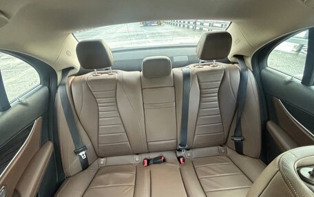 Mercedes-Benz E-Класс, 2019 год, 2 750 000 рублей, 17 фотография