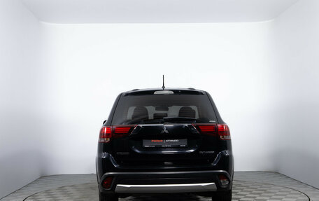 Mitsubishi Outlander III рестайлинг 3, 2015 год, 1 760 000 рублей, 6 фотография