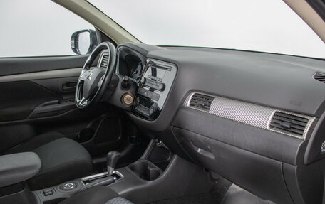 Mitsubishi Outlander III рестайлинг 3, 2015 год, 1 760 000 рублей, 9 фотография