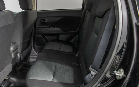 Mitsubishi Outlander III рестайлинг 3, 2015 год, 1 760 000 рублей, 11 фотография