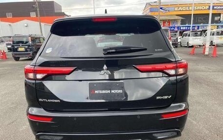 Mitsubishi Outlander, 2022 год, 3 300 000 рублей, 4 фотография