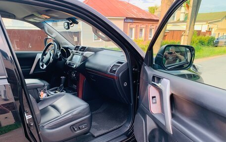 Toyota Land Cruiser Prado 150 рестайлинг 2, 2013 год, 3 099 000 рублей, 10 фотография