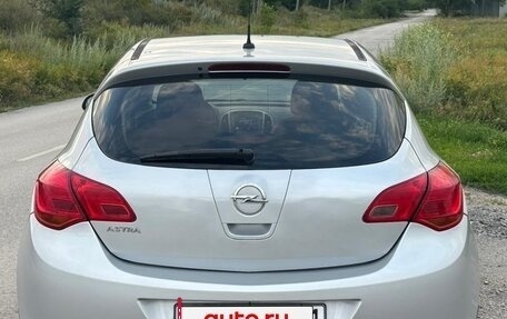 Opel Astra J, 2010 год, 650 000 рублей, 3 фотография