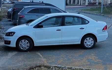 Volkswagen Polo VI (EU Market), 2017 год, 1 100 000 рублей, 2 фотография