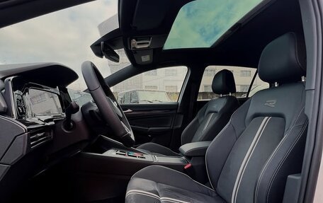 Volkswagen Golf VIII, 2022 год, 2 450 000 рублей, 8 фотография