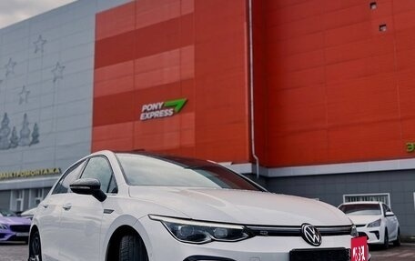 Volkswagen Golf VIII, 2022 год, 2 450 000 рублей, 2 фотография