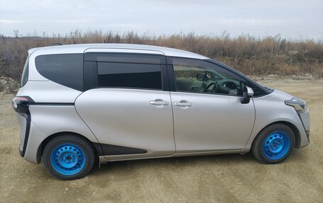 Toyota Sienta II, 2016 год, 1 350 000 рублей, 6 фотография