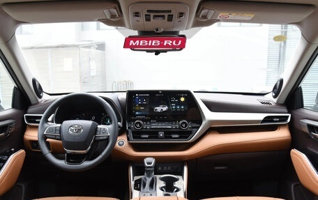 Toyota Highlander, 2024 год, 4 100 000 рублей, 10 фотография