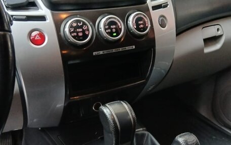 Mitsubishi Pajero Sport II рестайлинг, 2014 год, 1 800 000 рублей, 7 фотография