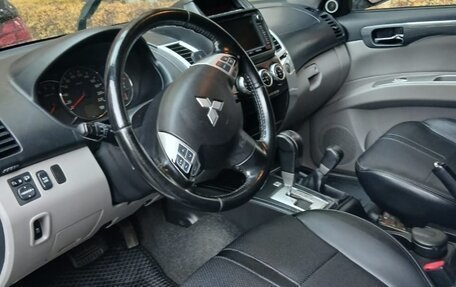 Mitsubishi Pajero Sport II рестайлинг, 2014 год, 1 800 000 рублей, 11 фотография