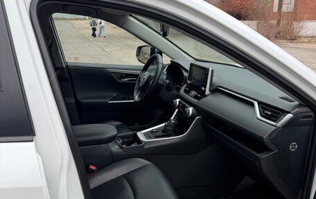 Toyota RAV4, 2019 год, 3 350 000 рублей, 8 фотография