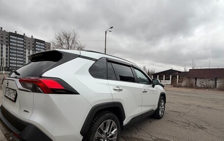 Toyota RAV4, 2019 год, 3 350 000 рублей, 3 фотография