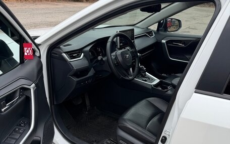 Toyota RAV4, 2019 год, 3 350 000 рублей, 9 фотография