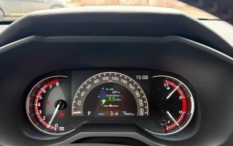 Toyota RAV4, 2019 год, 3 350 000 рублей, 10 фотография