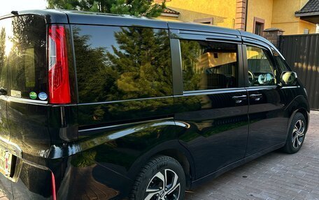 Honda Stepwgn IV, 2020 год, 2 600 000 рублей, 2 фотография