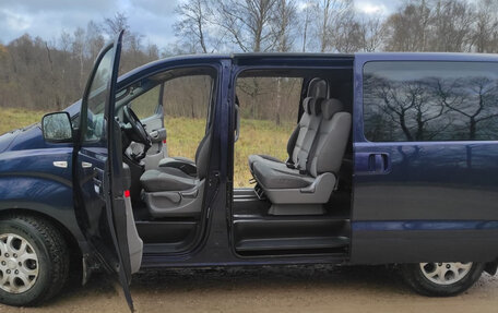 Hyundai H-1 II рестайлинг, 2008 год, 1 350 000 рублей, 2 фотография