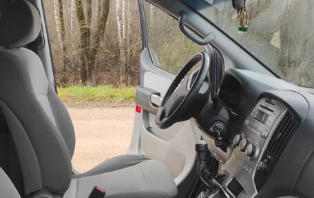 Hyundai H-1 II рестайлинг, 2008 год, 1 350 000 рублей, 11 фотография