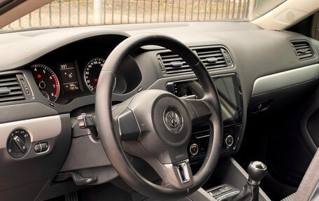 Volkswagen Jetta VI, 2011 год, 1 049 000 рублей, 8 фотография