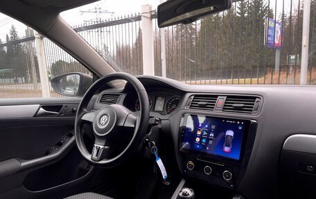 Volkswagen Jetta VI, 2011 год, 1 049 000 рублей, 9 фотография