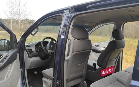 Hyundai H-1 II рестайлинг, 2008 год, 1 350 000 рублей, 13 фотография