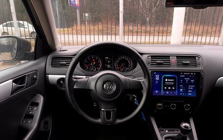 Volkswagen Jetta VI, 2011 год, 1 049 000 рублей, 11 фотография