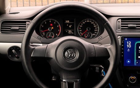 Volkswagen Jetta VI, 2011 год, 1 049 000 рублей, 12 фотография