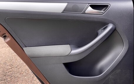 Volkswagen Jetta VI, 2011 год, 1 049 000 рублей, 19 фотография