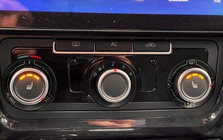 Volkswagen Jetta VI, 2011 год, 1 049 000 рублей, 24 фотография