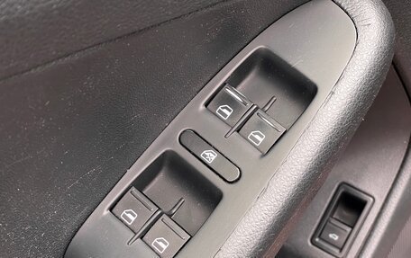 Volkswagen Jetta VI, 2011 год, 1 049 000 рублей, 16 фотография