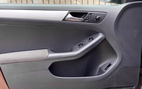 Volkswagen Jetta VI, 2011 год, 1 049 000 рублей, 15 фотография