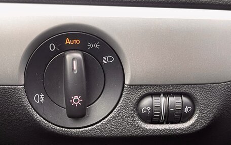 Volkswagen Jetta VI, 2011 год, 1 049 000 рублей, 26 фотография