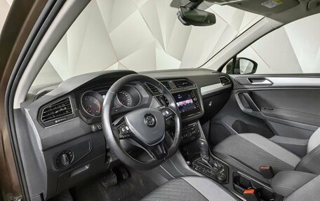 Volkswagen Tiguan II, 2018 год, 2 197 000 рублей, 15 фотография