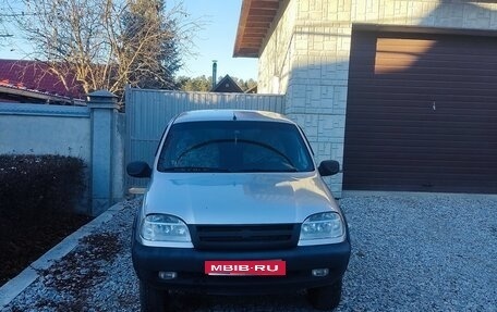 Chevrolet Niva I рестайлинг, 2004 год, 250 000 рублей, 1 фотография