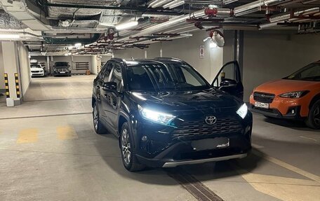 Toyota RAV4, 2020 год, 2 990 000 рублей, 3 фотография