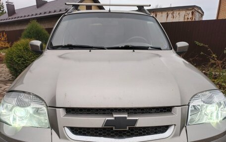 Chevrolet Niva I рестайлинг, 2012 год, 570 000 рублей, 3 фотография