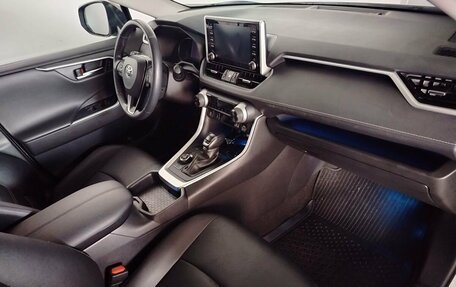 Toyota RAV4, 2021 год, 3 950 000 рублей, 11 фотография