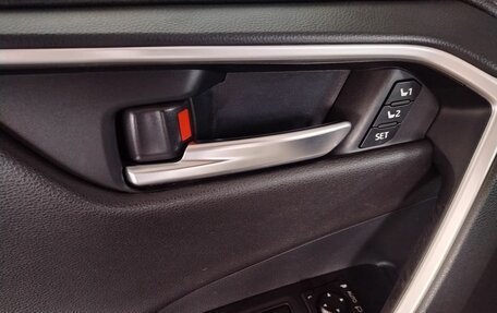 Toyota RAV4, 2021 год, 3 950 000 рублей, 20 фотография