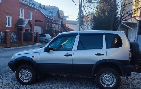 Chevrolet Niva I рестайлинг, 2004 год, 250 000 рублей, 2 фотография
