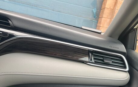 Toyota Camry, 2018 год, 1 895 000 рублей, 10 фотография