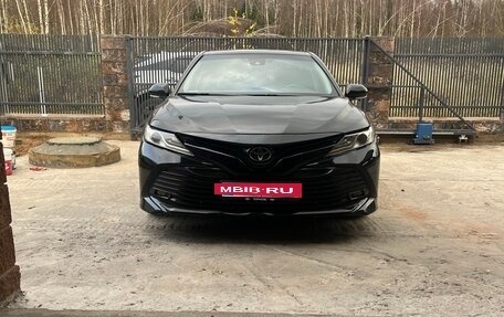 Toyota Camry, 2018 год, 1 895 000 рублей, 2 фотография