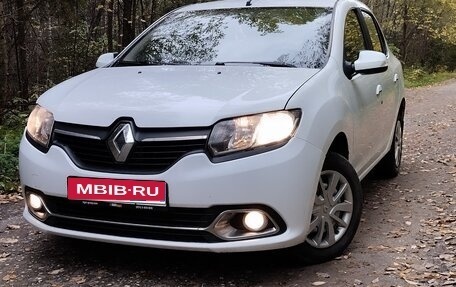 Renault Logan II, 2015 год, 700 000 рублей, 1 фотография