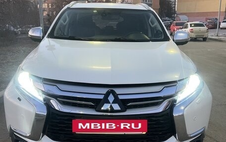 Mitsubishi Pajero Sport III рестайлинг, 2018 год, 2 399 999 рублей, 7 фотография