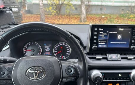 Toyota RAV4, 2020 год, 3 350 000 рублей, 16 фотография