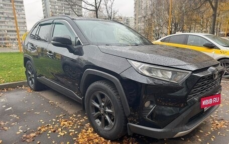 Toyota RAV4, 2020 год, 3 350 000 рублей, 3 фотография