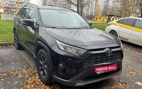 Toyota RAV4, 2020 год, 3 350 000 рублей, 7 фотография