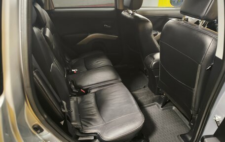 Mitsubishi Outlander III рестайлинг 3, 2011 год, 1 249 000 рублей, 15 фотография